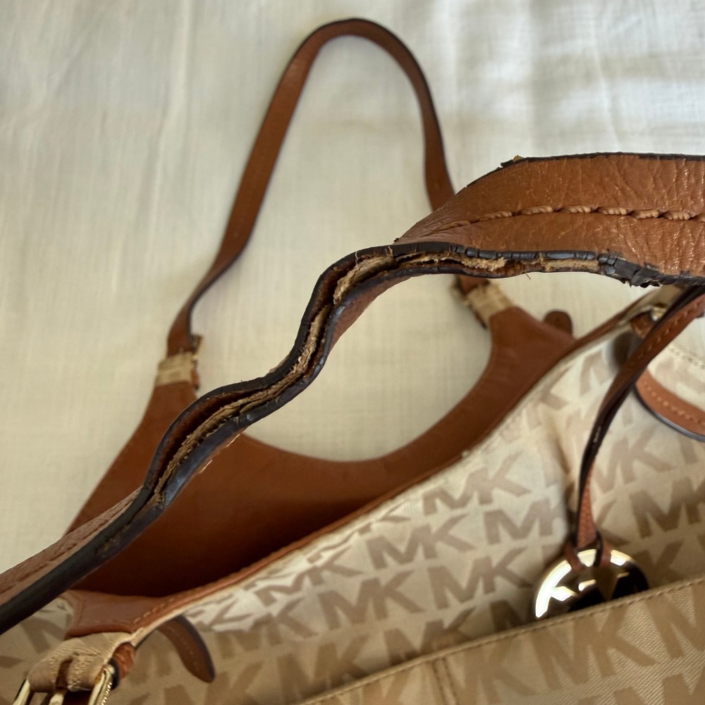 Michael Kors Monogram Canvas Tote Bag Beige Tan Leather Trim Gold Hardware - Picture 6 of 9